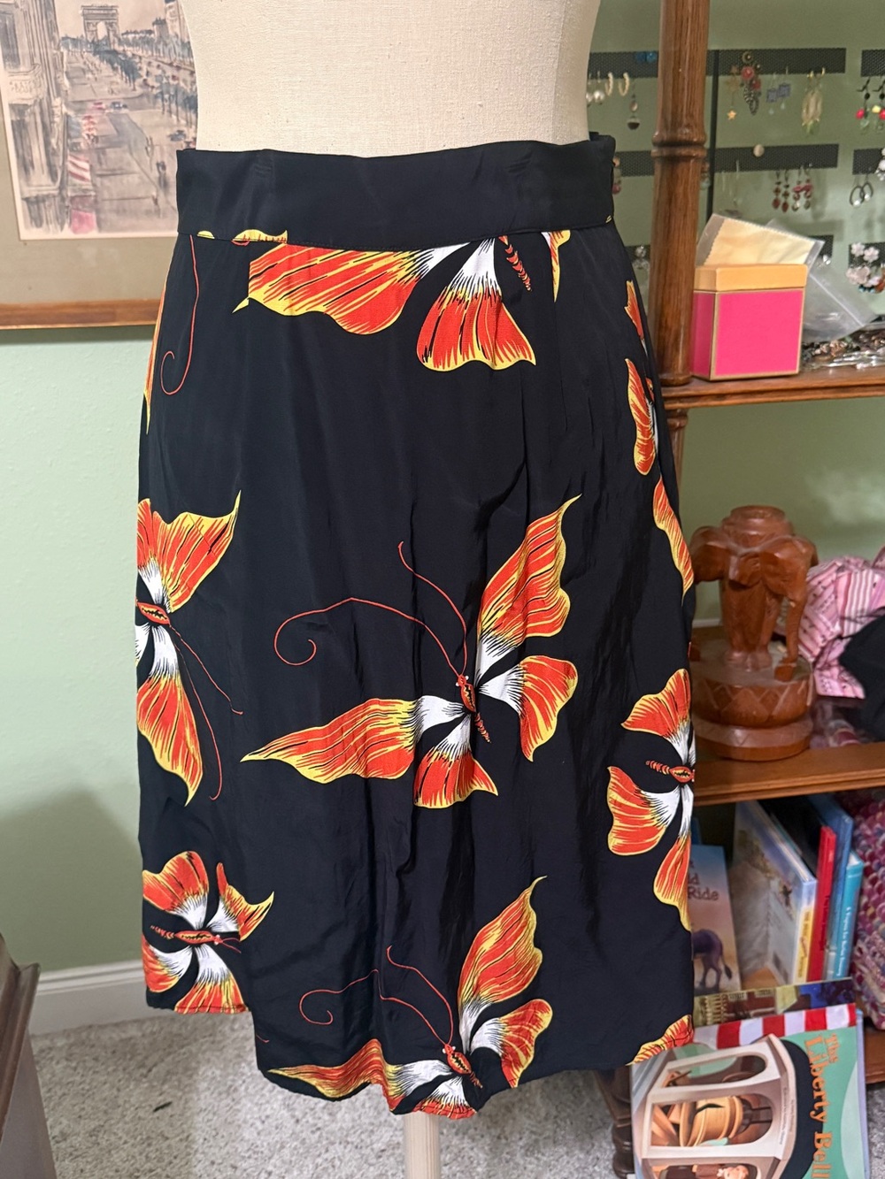 Adrian Butterfly Gathered Back Skirt - size M